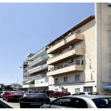 On The Coast-jere Apartment Split
