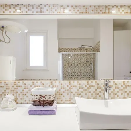 On The Coast-jere 스플리트